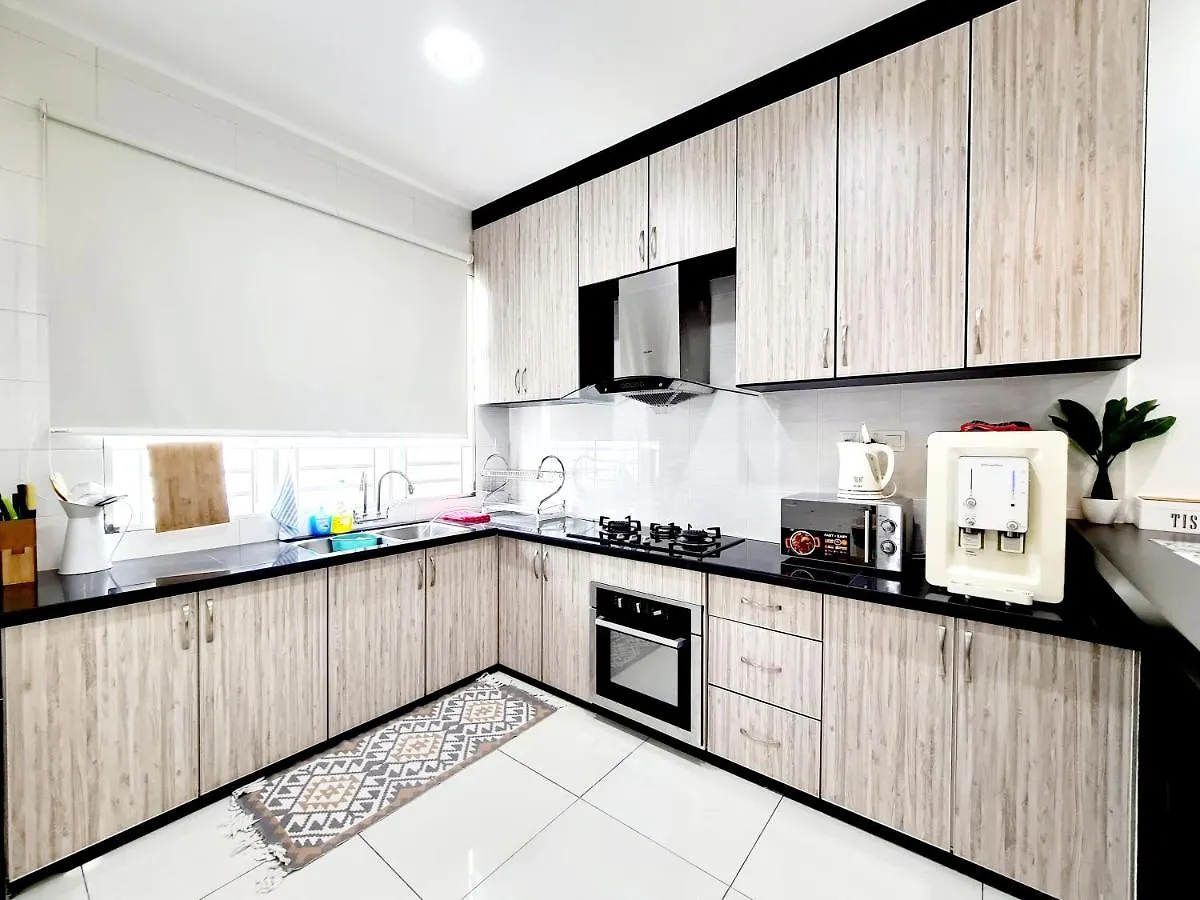 Ocean 25 Shamrock Beach Big Group 6 Bedroom 5 Bathroom With Pool Tanjung Bungah  0*, Tanjung Bungah (Penang) Μαλαισία
