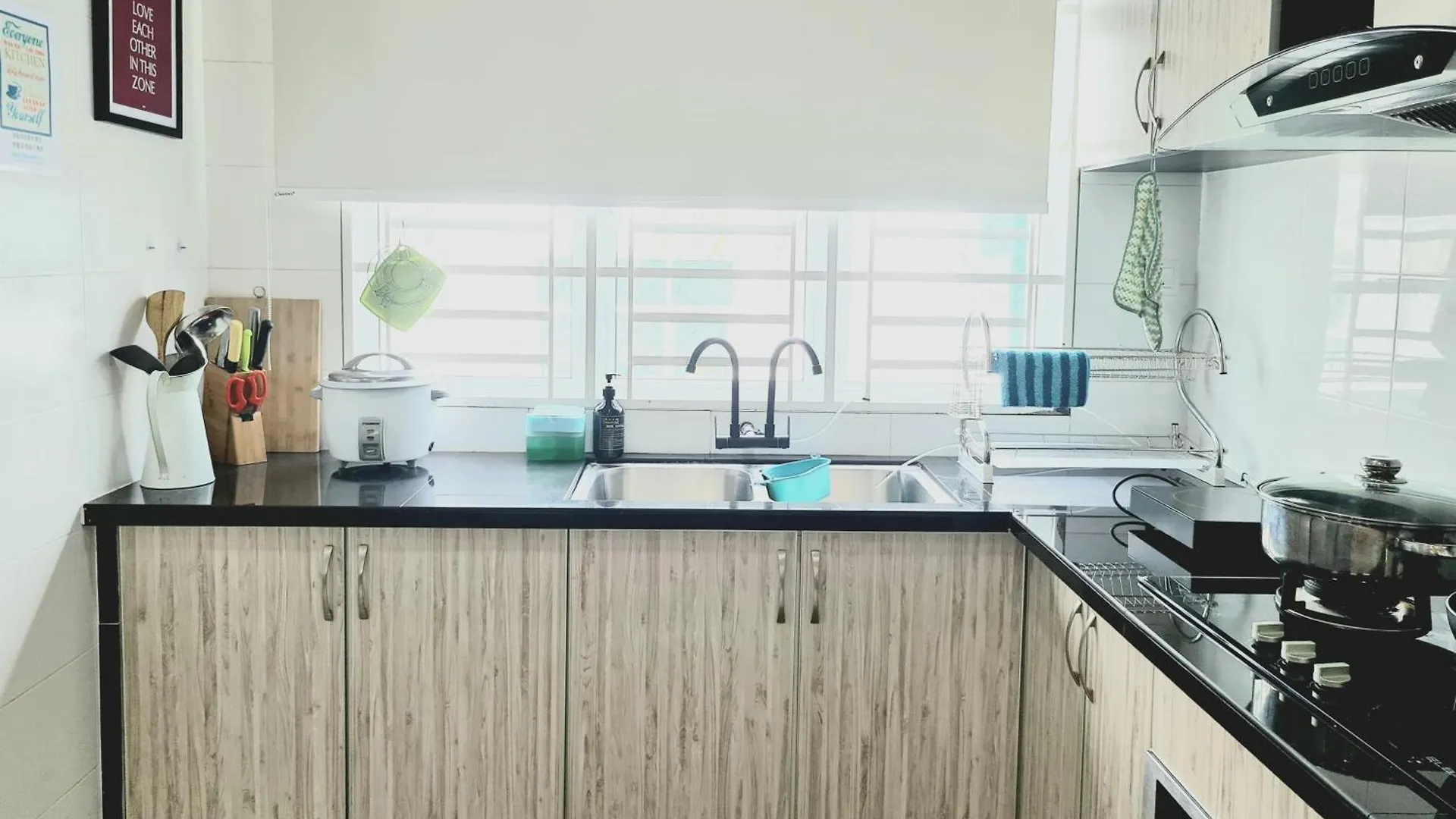 Ocean 25 Shamrock Beach Big Group 6 Bedroom 5 Bathroom With Pool Tanjung Bungah  Βίλα Tanjung Bungah (Penang)