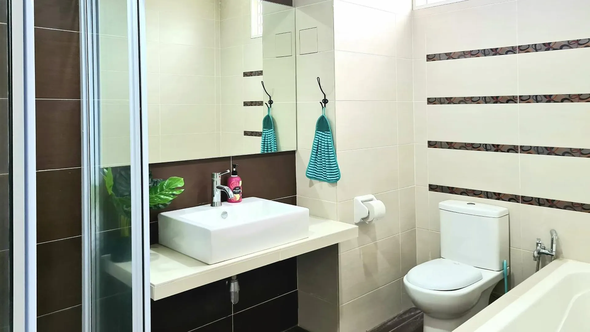 Ocean 25 Shamrock Beach Big Group 6 Bedroom 5 Bathroom With Pool Tanjung Bungah  0*, Tanjung Bungah (Penang)